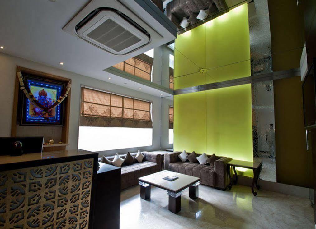Green Leaves Hotel Hyderabad Bagian luar foto